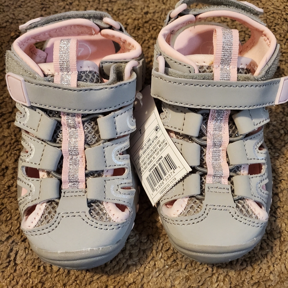 Toddler grey and pink sandals